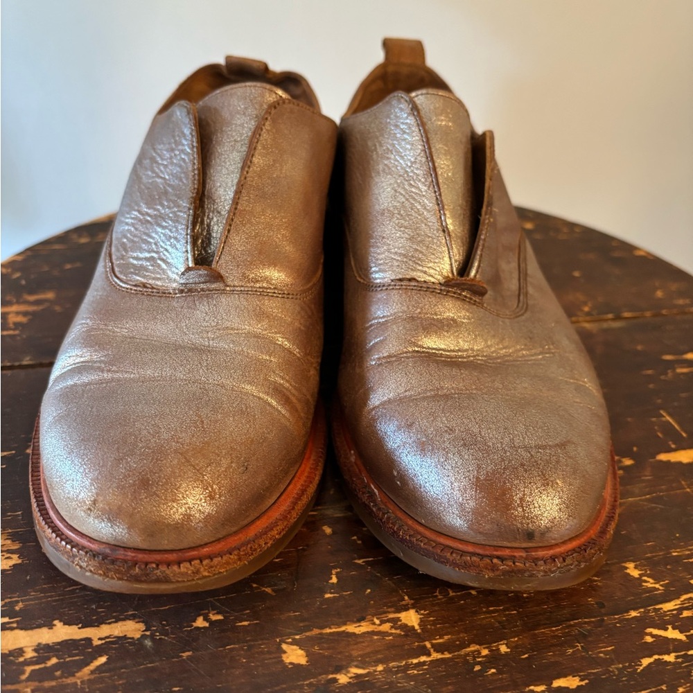 Frye Annie Slip On metallic on brown leather. Excellent condition W 9.5. - Picture 3 of 5